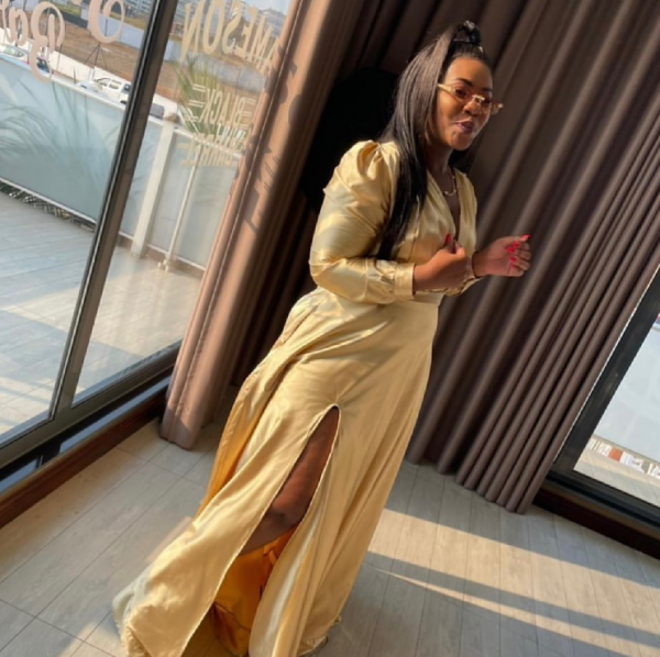 Fatmodachanceler 💛💛 A elegância num corpo sob-medidas