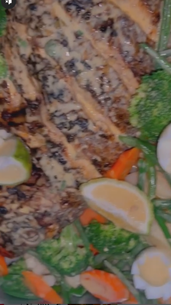 SERVIÇOS DE ALIMENTAÇÃO _ Peixe pedra grelhado com molho especial
