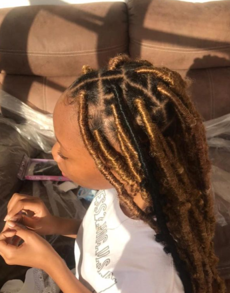 Butterfly Locs Compridas by @hairbyhelloise 💰 - 700mts