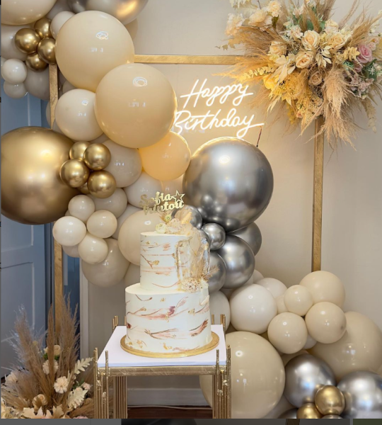 Especializados em arcos de balões orgânicos e cores customizadas