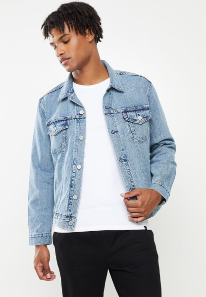 Casaco Levi’s Ao preço de 3.800mts