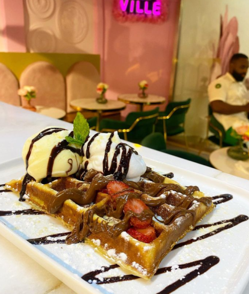 Creperia 𝐁𝐨𝐧𝐣𝐨𝐮𝐫!Somos uma casa especializada em Crepes,waffles,panquecas,pastas.