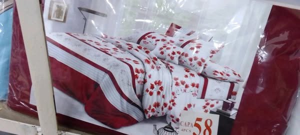 Lençóis 4 PCs  2 lençóis e 2 fronhas  Tamanho: *240×250cm*   *Preço*:  1200 um conjunto (2 lençóis e 2 fronhas )