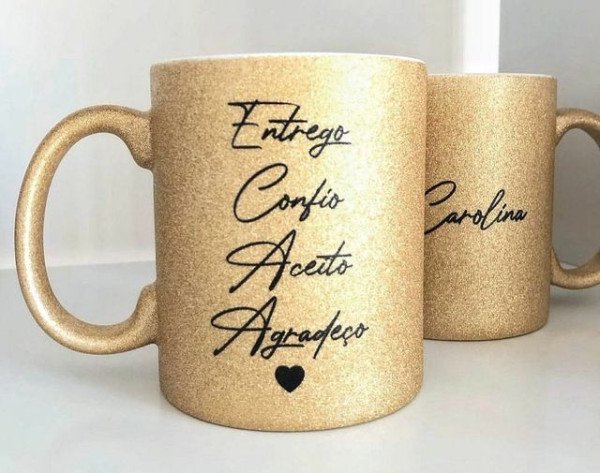 Copos e canecas personalizados