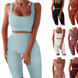 CONJUNTO Agrade a si mesma com roupas que te façam se sentir poderosa e confortável , disponíveis por 15 mil