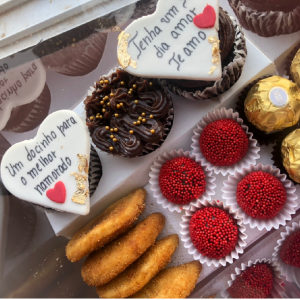 Box delícia 1.2 14.500 kz Cupcakes, salgados, bolachas, brigadeiros, chocolate,morangos