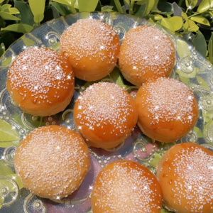 SERVIÇOS DE ALIMENTAÇÃO _ Mini pães de hambúrguer 🍔 Deliciosos e fresquinhos🤤O conteúdo caseiro agradece a preferência🤍Valor: 350 AOA a unidade 🥂