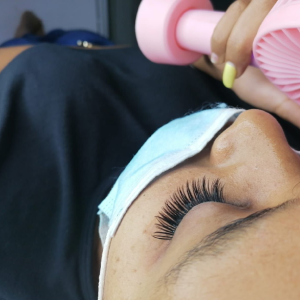 Colocação de pestanas fio a fio MZN 1.500,00