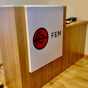 Mobiliário de Escritório - Feitos e Montados ma Cidade da Beira📍 Preços Sob-Medidas