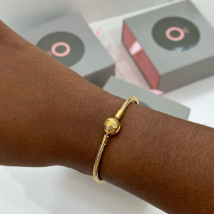 Bracelete pandora Gold em promoção. 13.500 ✔️ Tamanhos disponíveis : 17 | 18 | 19