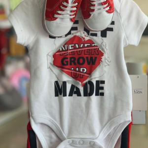 Artigos de verão para bebés Disponível