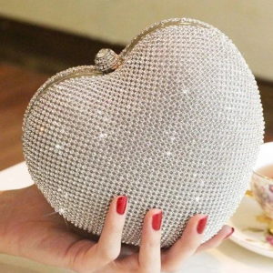 Artigos disponíveis por encomenda. Todos os artigos são importados 🛍️🛍️ e levam de 15-30 dias para chegar