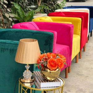 Poltrona C: 78.000,00 AOA Disponível nas cores: Azul,creme,preto,amarelo,vermelho,cinzento,rosa.