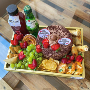 FLORES, MIMOS E PRESENTES