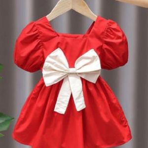 Vestido vermelho lazzarote Tamanho: 4 anos Preço: 13.800 kzs ❗️Disponível para entrega imediata ❗️