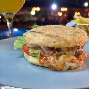 Hambúrguer de pão de queijo e picanã maturada 😮‍💨🍔