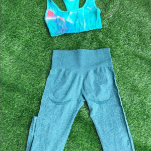 Moda Fitness  Conjunto de 2 peças  Tamanho:S  Preço:🏷7500 kz