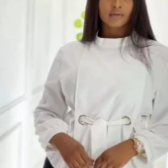 Blusa disponível por apenas 1200Mt