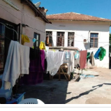 Vende se vivenda e 4 dependências