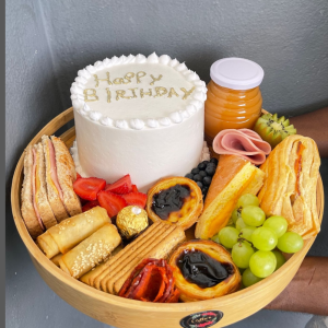 Oferecer Bandeijas é uma maneira bonita e delicada de transmitir o nosso sentimento por alguém.