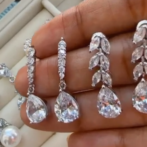 melhor combinação para o teu look◀️▶️  #brincos #noivas #casamento