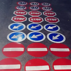 BS Designers inovação no mundo da area grafica, qualidade no trabalho, eficiência e muitas outras qualidades. Colante/sticker