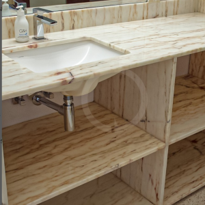 Fornecimento e Montagem de rochas ornamentais.