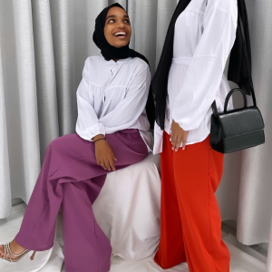 Outfits disponíveis - camisa + pantalona Vermelho sold out⚠️ Tamanho - S (roxo) Preço - 1700 mt