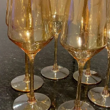 TAÇAS DE VINHO DOURADAS CONJ 6 REF. 013/21 AOA 14.890,00
