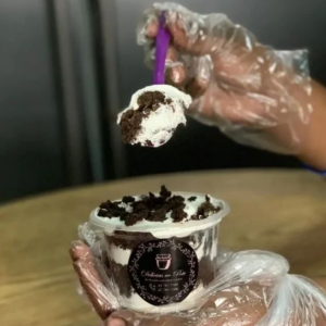 Massa de chocolate com recheio de brigadeiro