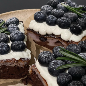 ʙʟᴜᴇʙᴇʀʀʏ ᴄʜᴏᴄᴏʟᴛᴇ ᴄʜᴇᴇsᴇ ᴄᴀᴋᴇ