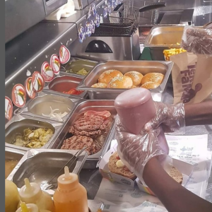 SERVIÇOS DE ALIMENTAÇÃO