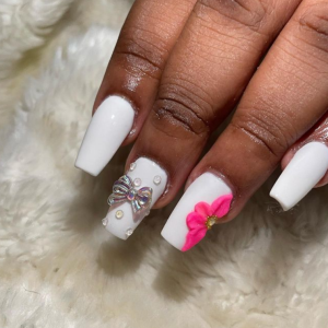 SERVIÇOS DE BELEZA MANICURE