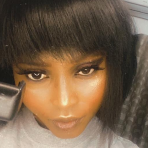 SERVIÇOS DE MAQUIAGEM