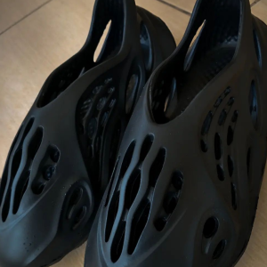 Yeezy Froam 40 Black *Original*