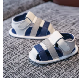 Sapatos para bebés Disponíveis para entrega imediata Tamanho: 7 aos 18 meses