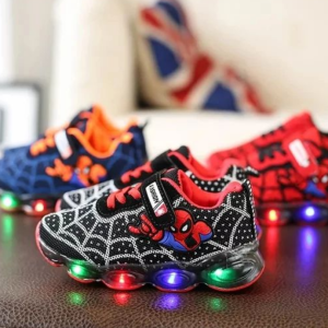 SAPATLHAS Disponível para Entrega imediata 10.000kz Tam: 29, 31 e 33