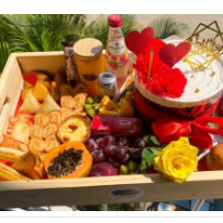 Bandeja com bolo😍😋 3500,00 MTn