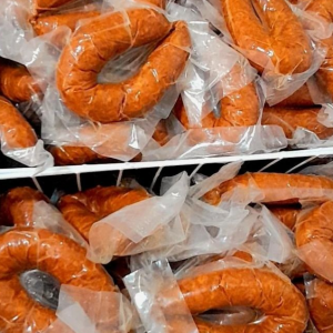 Chouriços defumados de Porco. 250 a unidade 1000 o Kg composto por 4 unidades.