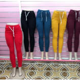 Calsas e saias femeninas 700,00 MTn Estamos localizadas em hulene aeroporto