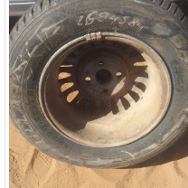 4 Pneus semi novos com jantes 8500,00 MTn