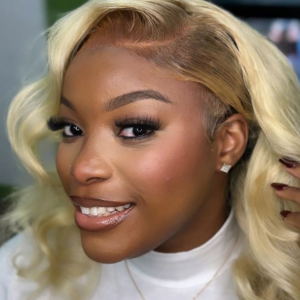 Aplicação + makeup feito por nós 😍