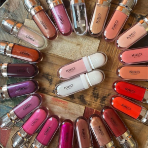 Lip Gloss Hidratante 3D e Lip Volume - 1300Mzn