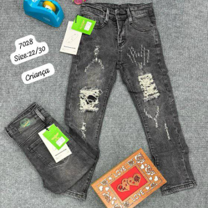 Calças disponíveis para crianças 700MT