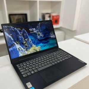 Lenovo  Processador especificações: Itel (R) I3  N4020 CPU @ 3.00GHz 3.00 GHz . Ram : 8gb Rom 1: 256gb Ssd Rom 2: 1tb