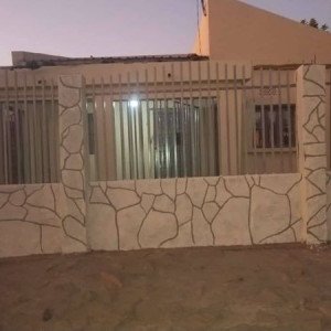 Casa em alugar T3 condiciona *Acesso a viatura até no quintal *agua *luz *WC. Interna