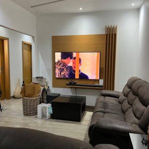 Vende-se apartamento T3 no 2°andar no bairro da polana próximo do polana shopping 🛍️ totalmente remodelado -3quartos com roupeiro